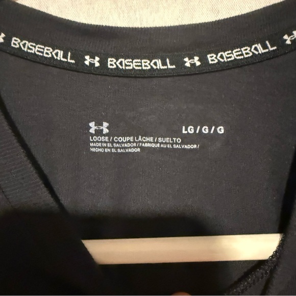 NWOT Under Armour Men's Black Short Sleeve Graphic Logo Tee Gray Print Size L - Picture 7 of 9